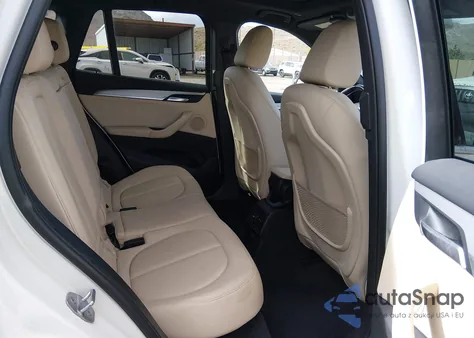 2017 BMW X1 xDrive28I z USA, uszkodzony, nr VIN WBXHT3C30H5F85569